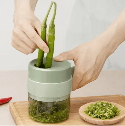 Rechargeable mini food chopper